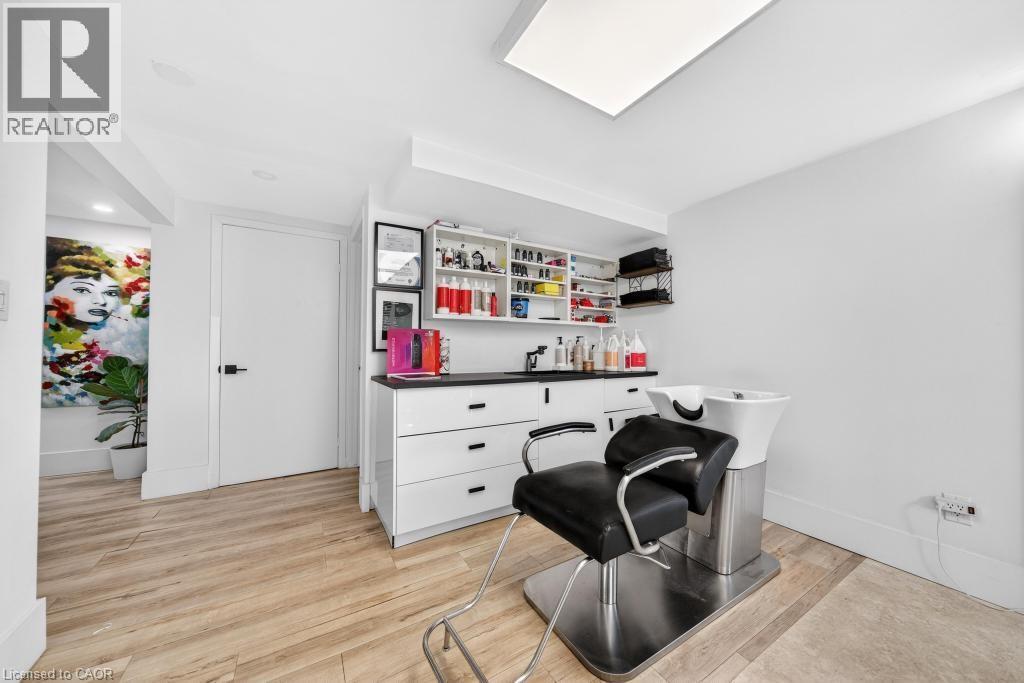 19 GLEN FOREST Drive - 33