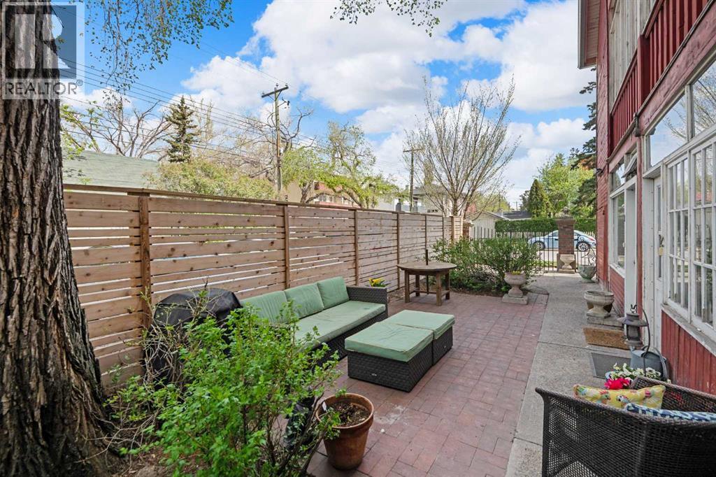 #2 904 Memorial Drive NW - 32