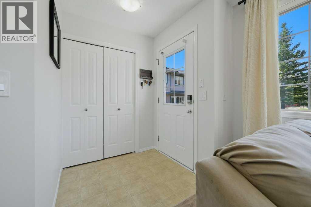 #106 31 Everridge Square SW - 4