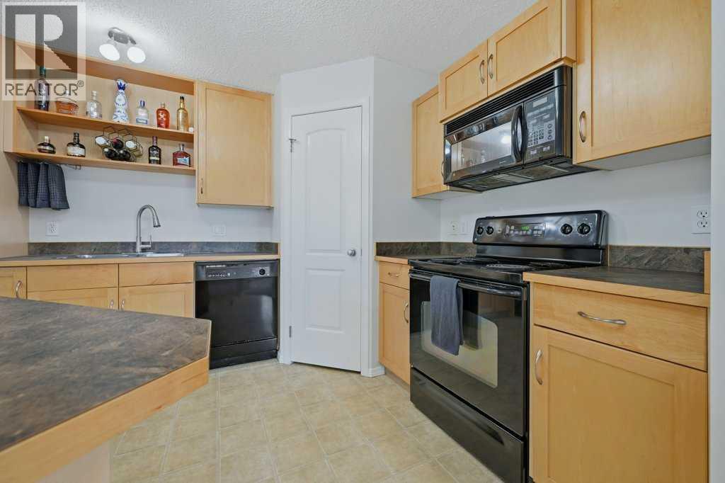 #106 31 Everridge Square SW - 8