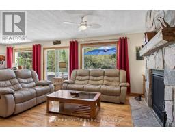 Living room - 1345 South Wilberforce Road, Highlands East, ON K0M3C0 Photo 6