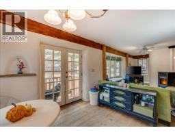 Bedroom - 3918 Passmore Upper Road, Passmore, BC V0G2J0 Photo 13