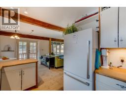 3918 Passmore Upper Road, Passmore, BC V0G2J0 Photo 22