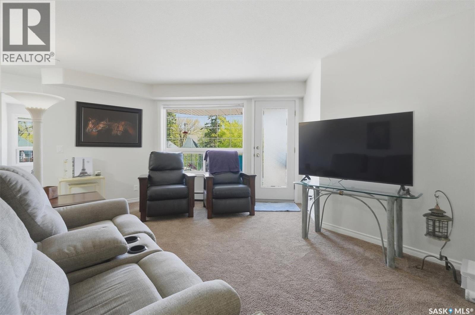 #205 435 Main STREET - Image 2