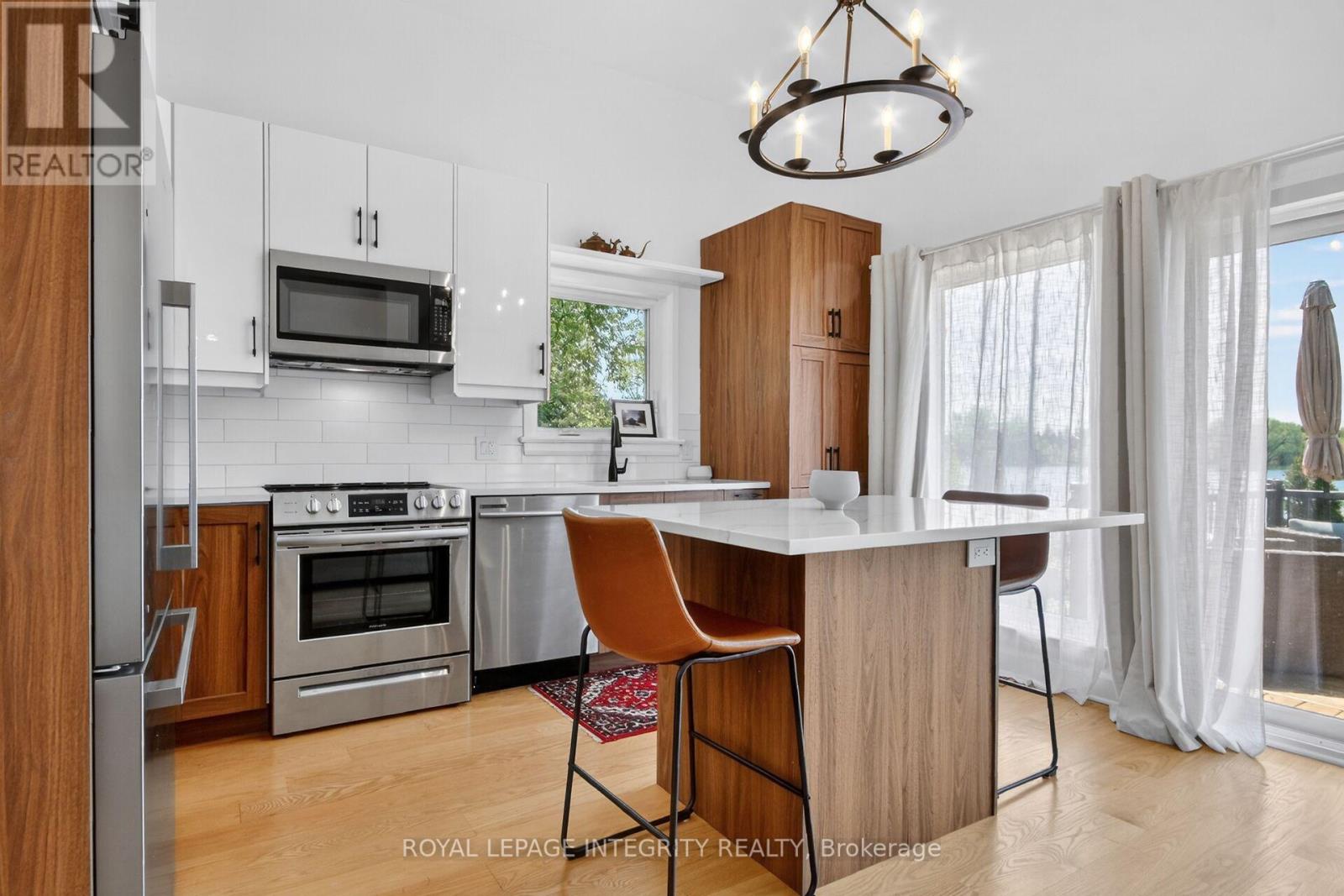 336 BROADWAY STREET W - 13