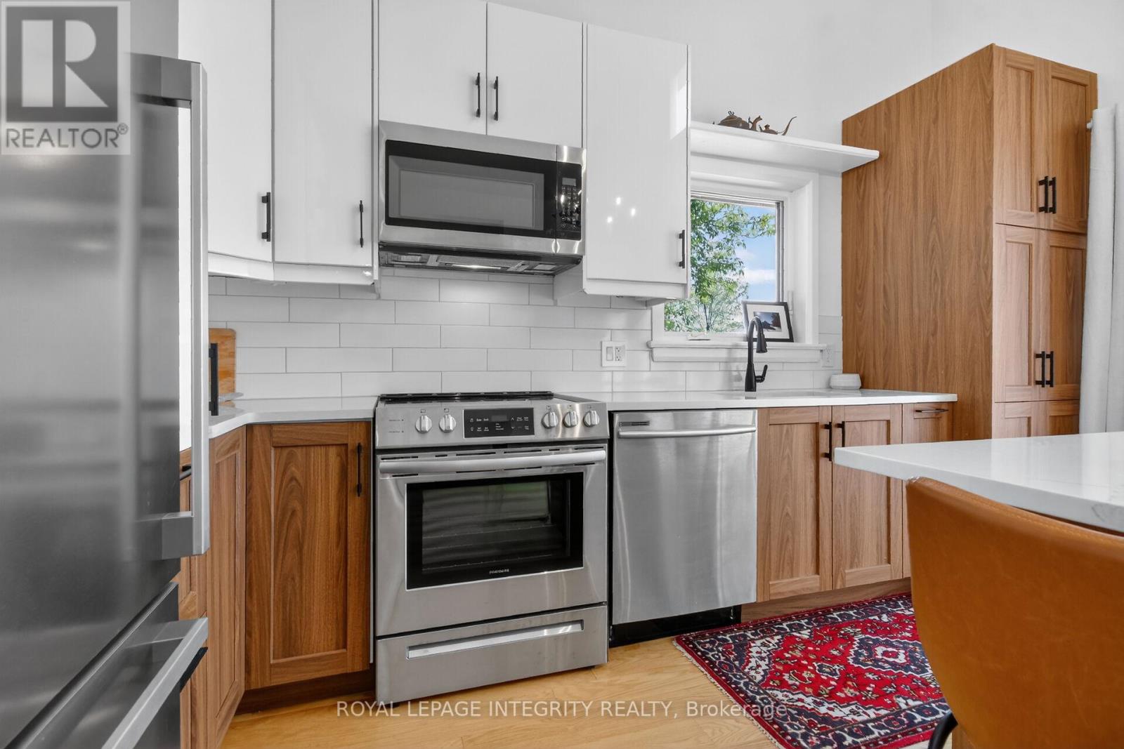 336 BROADWAY STREET W - 15
