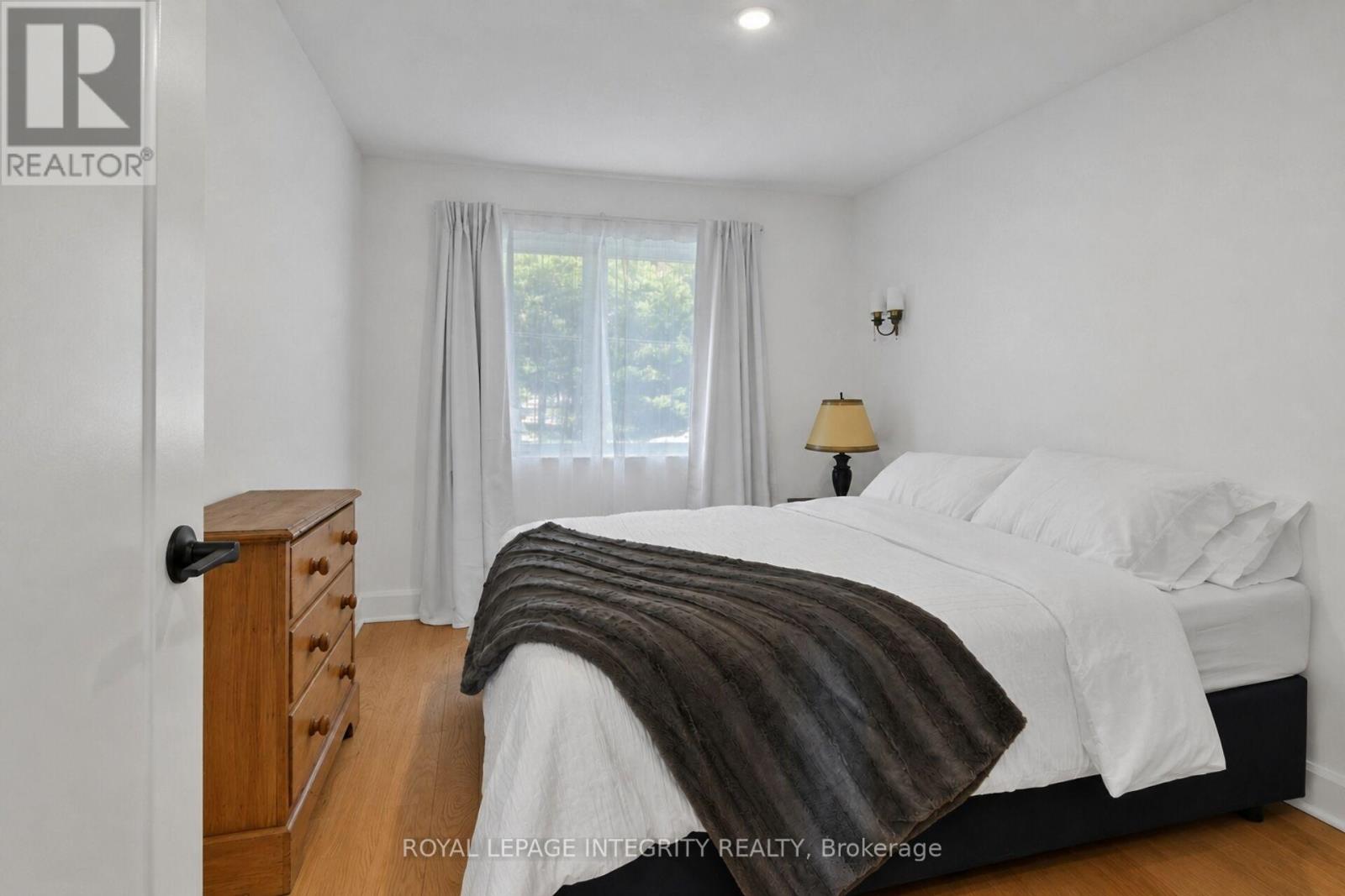 336 BROADWAY STREET W - 20