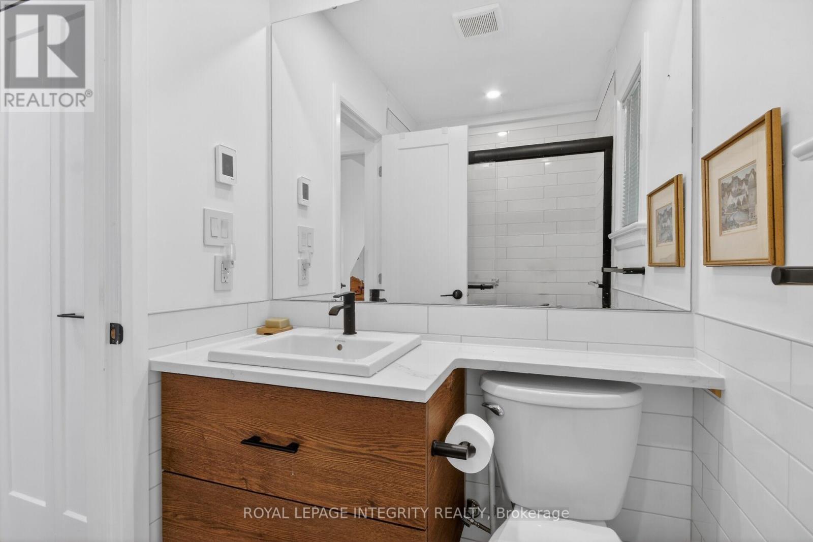 336 BROADWAY STREET W - 25