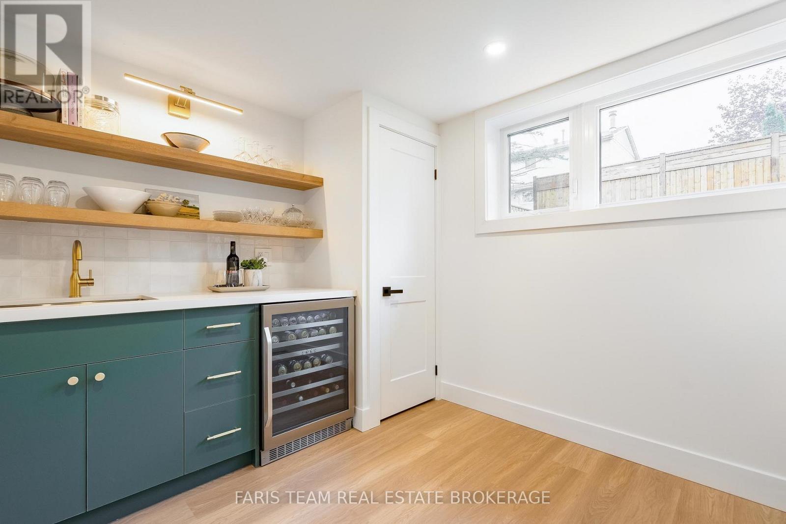 12 OREN BOULEVARD - 26