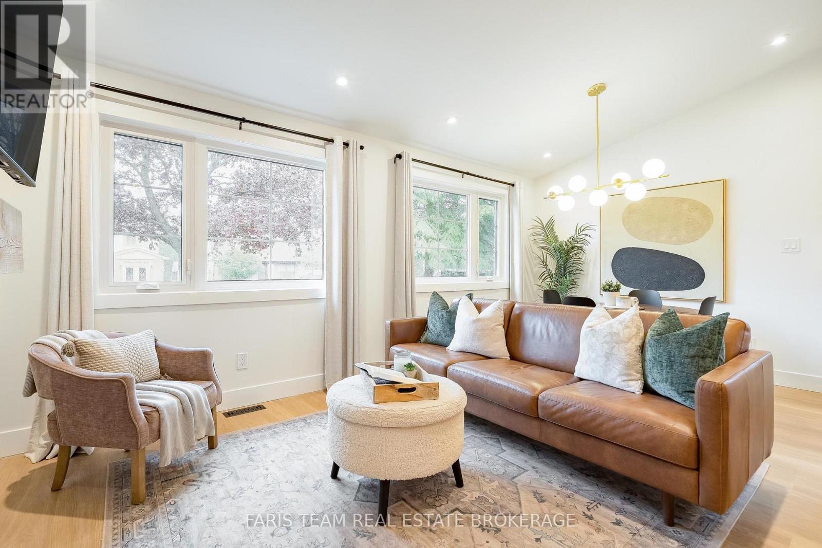 12 OREN BOULEVARD - 15