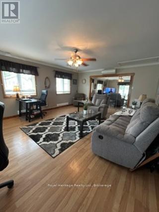 17 FALL'S BAY ROAD - 13