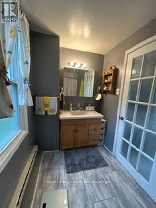 17 FALL'S BAY ROAD - 15