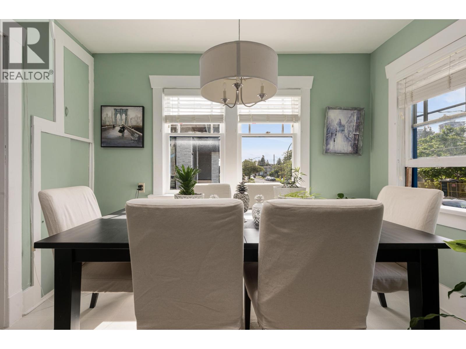5282 INMAN AVENUE, Burnaby