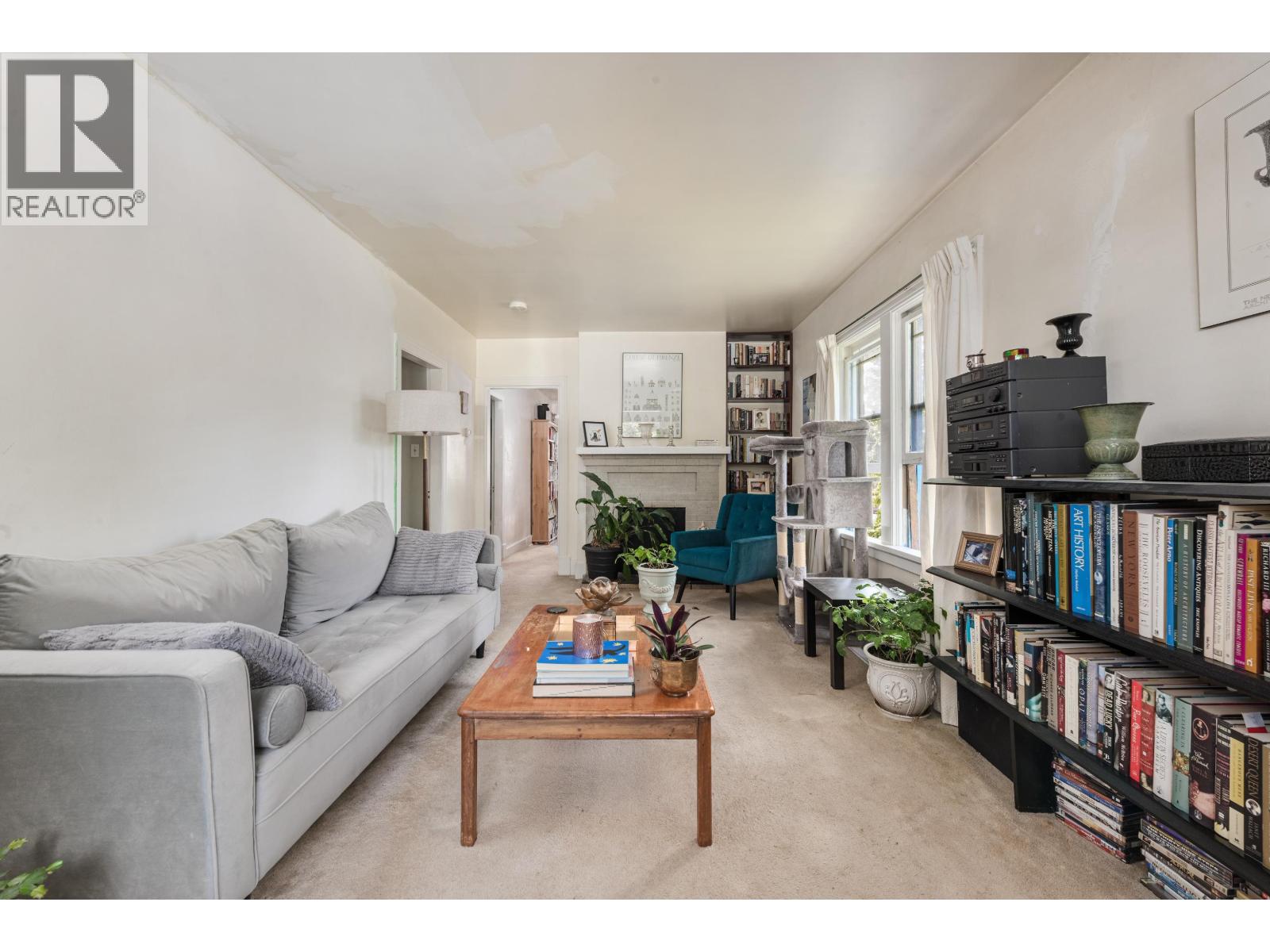 5282 INMAN AVENUE, Burnaby