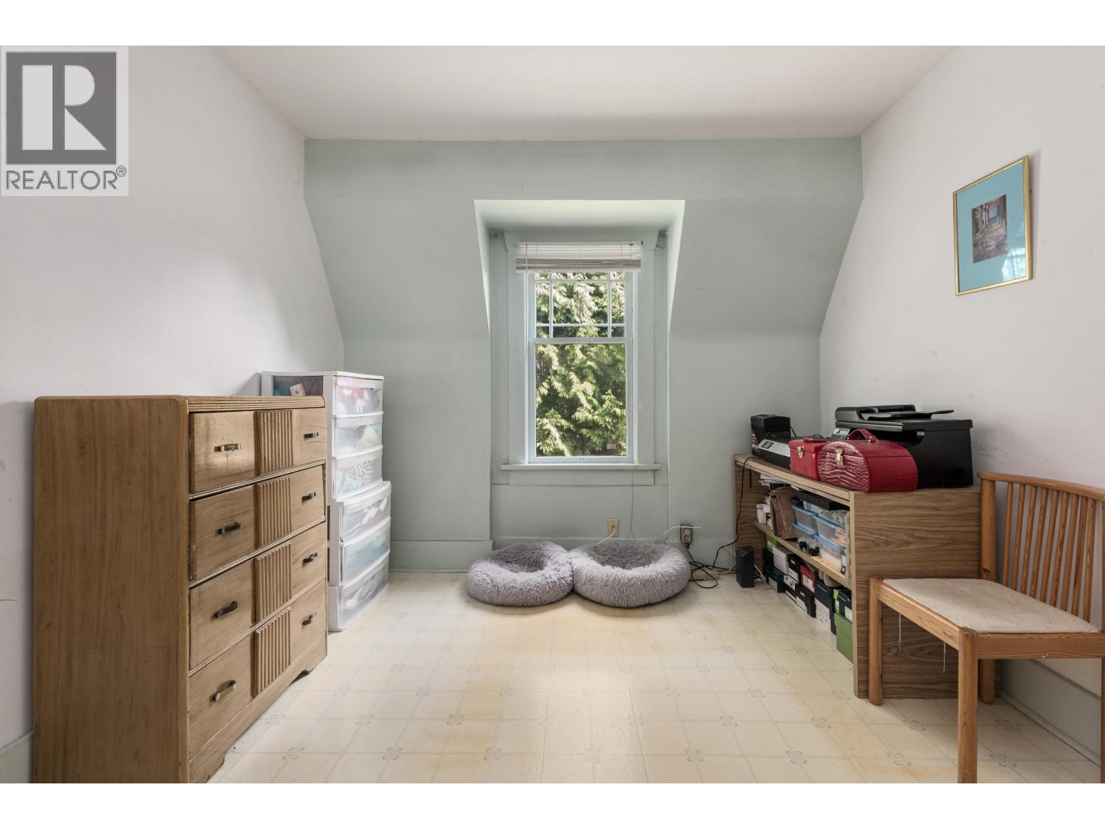 5282 INMAN AVENUE, Burnaby