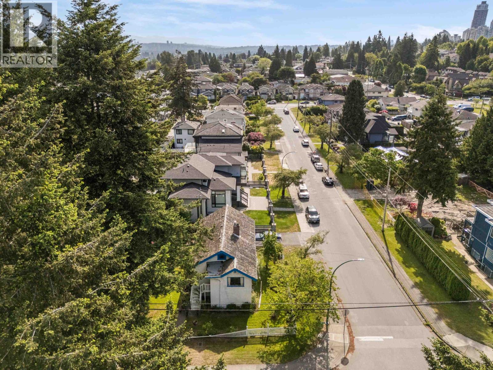 5282 INMAN AVENUE, Burnaby
