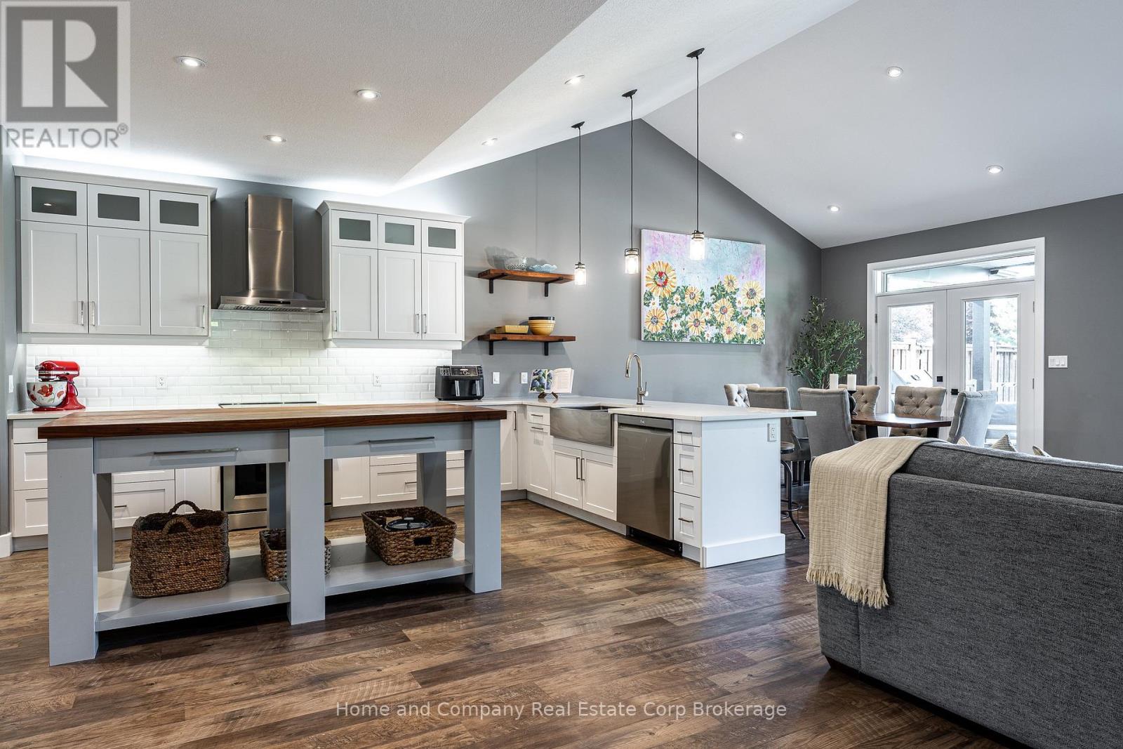 3206 VIVIAN LINE 37 STREET - 23