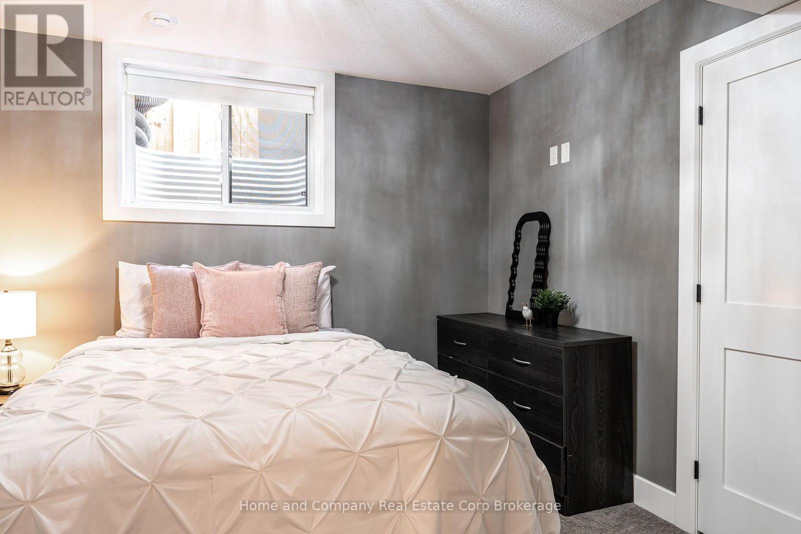 3206 VIVIAN LINE 37 STREET - 27