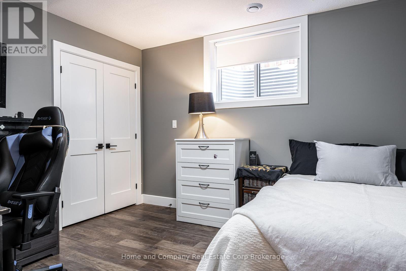 3206 VIVIAN LINE 37 STREET - 28