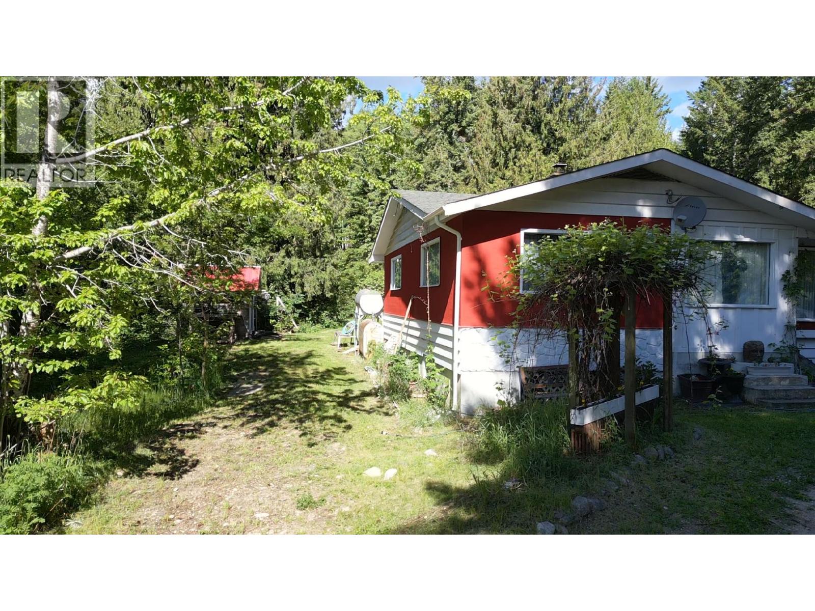 4841 5 Avenue SW - 10