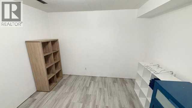 4804 47 Avenue - 17