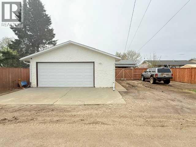 4804 47 Avenue - 5