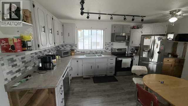 4804 47 Avenue - 7