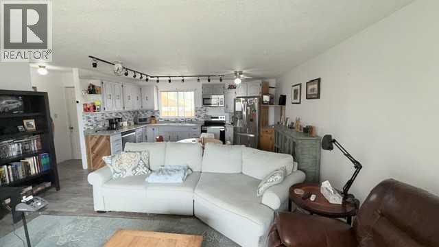 4804 47 Avenue - 9