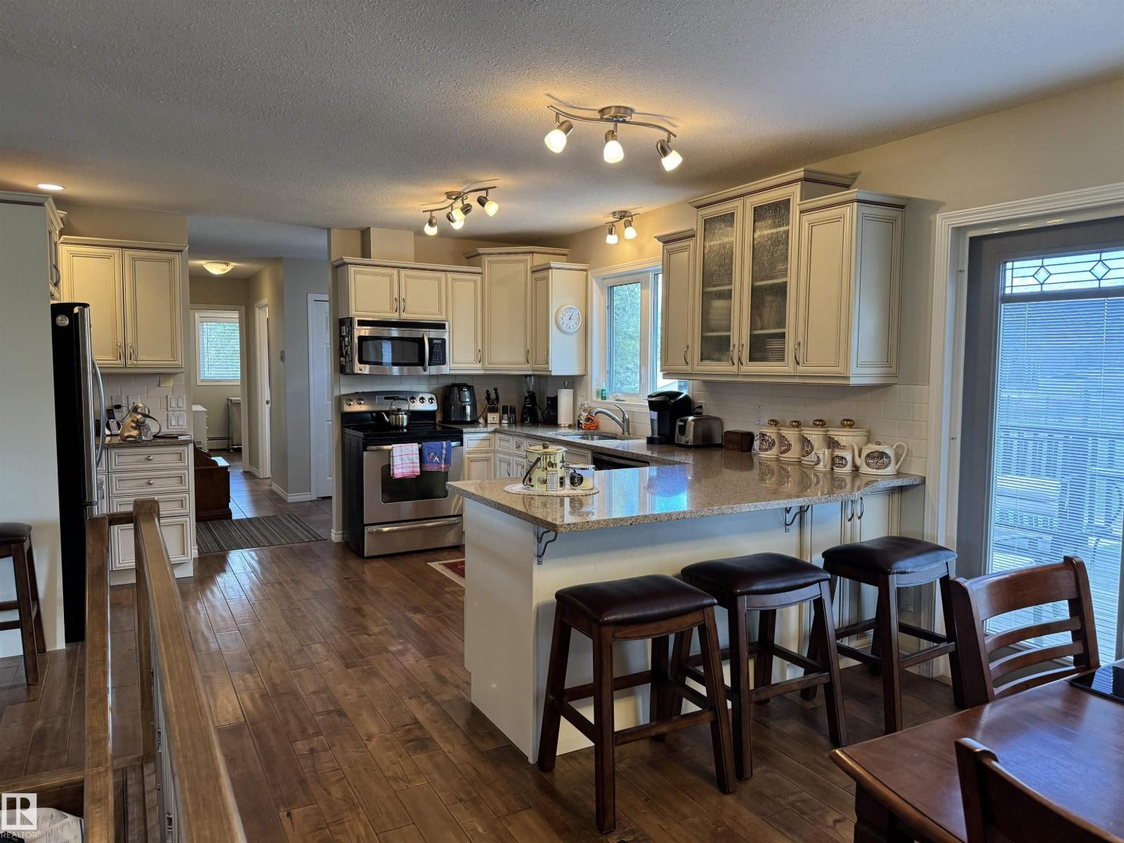 460011 RGE ROAD 72 — photo 9