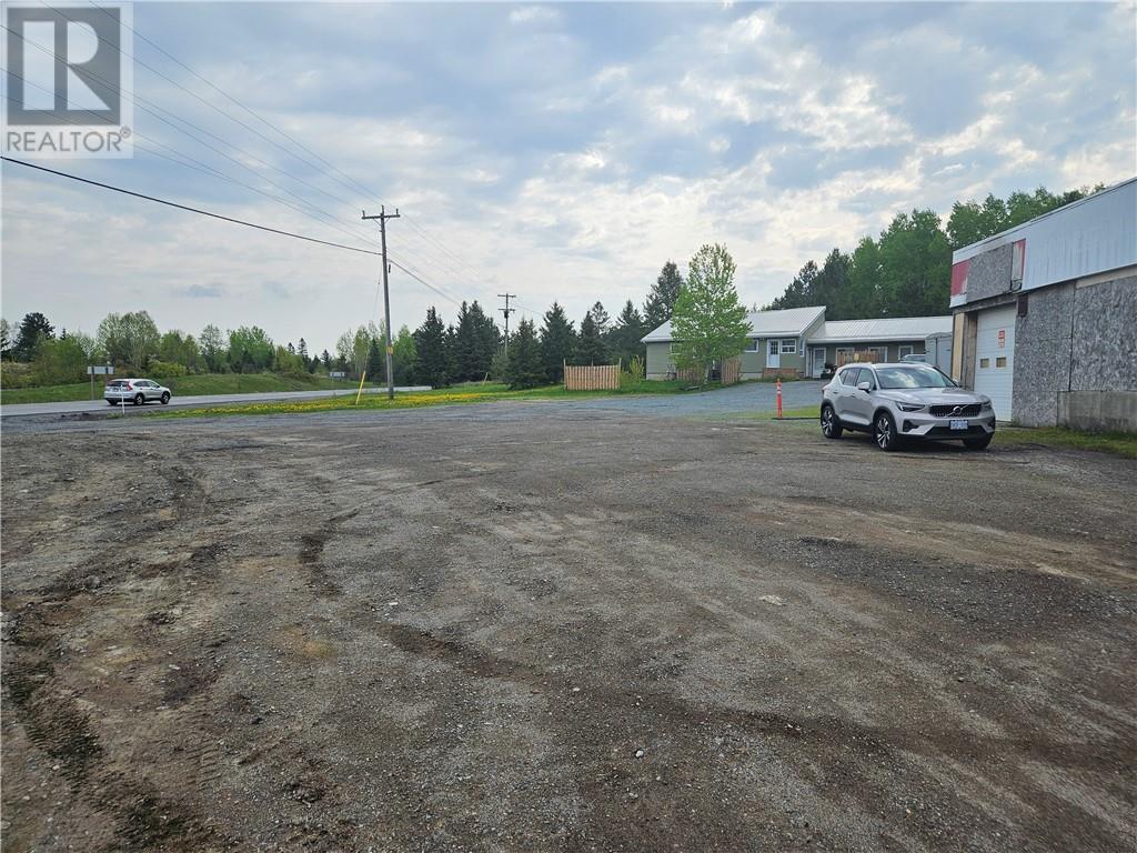 5099 Regional Road 55 - 23