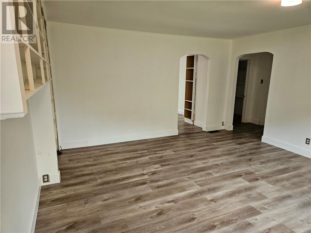 5099 Regional Road 55 - 53