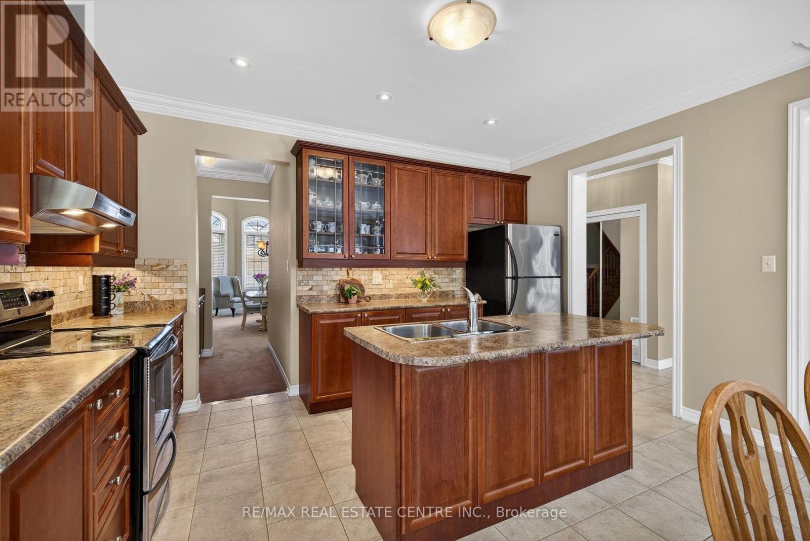 1022 LAIDLAW DRIVE - 17