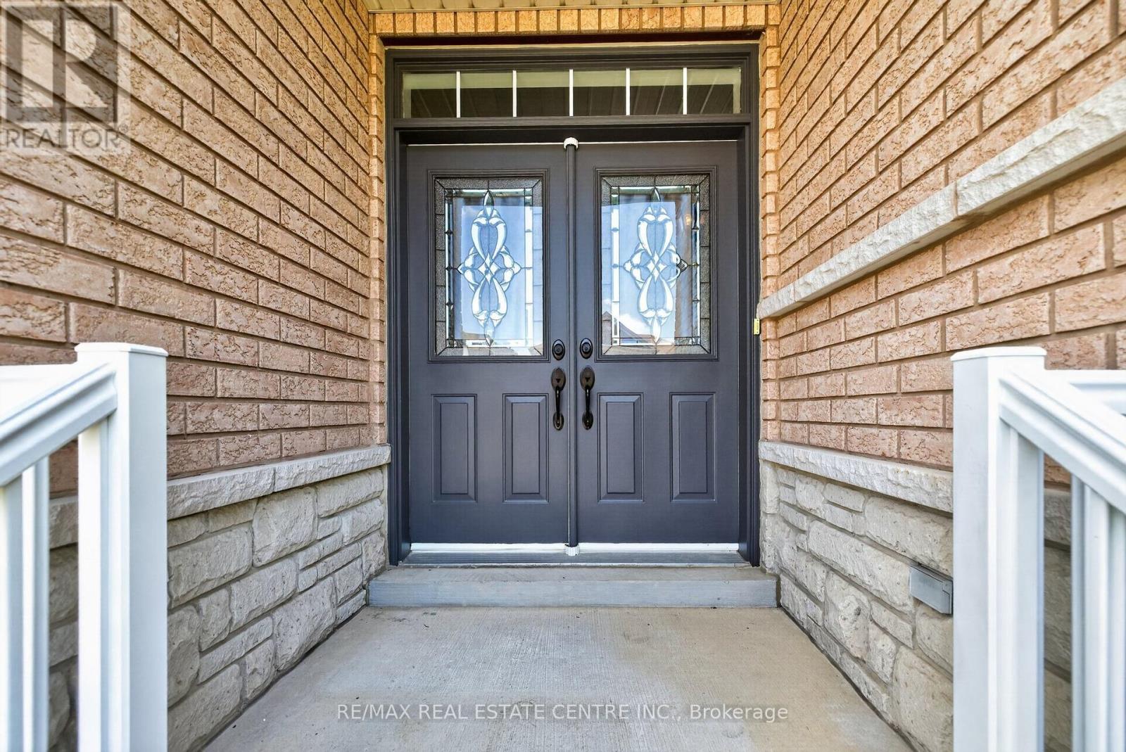 1022 LAIDLAW DRIVE - 4