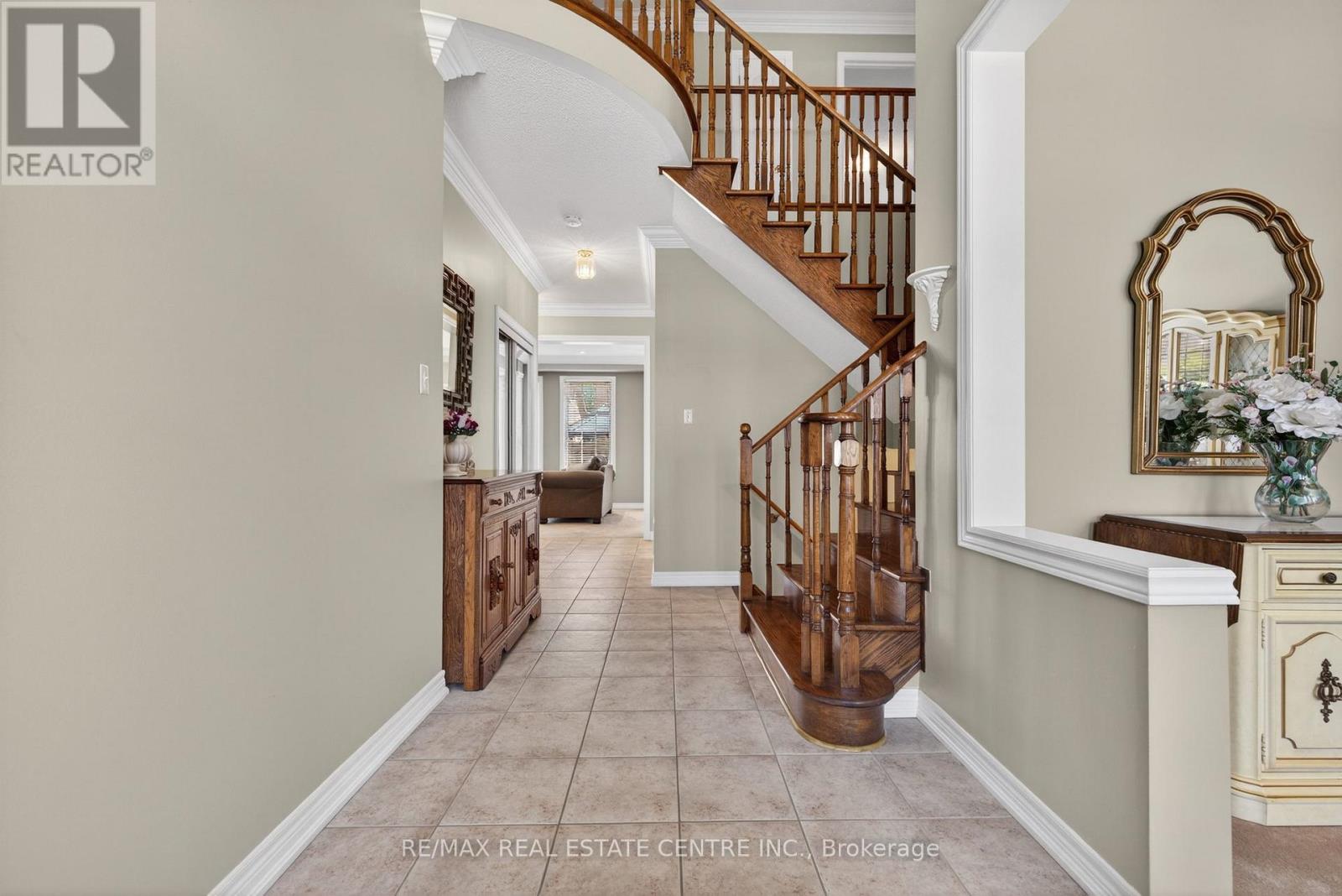 1022 LAIDLAW DRIVE - 6