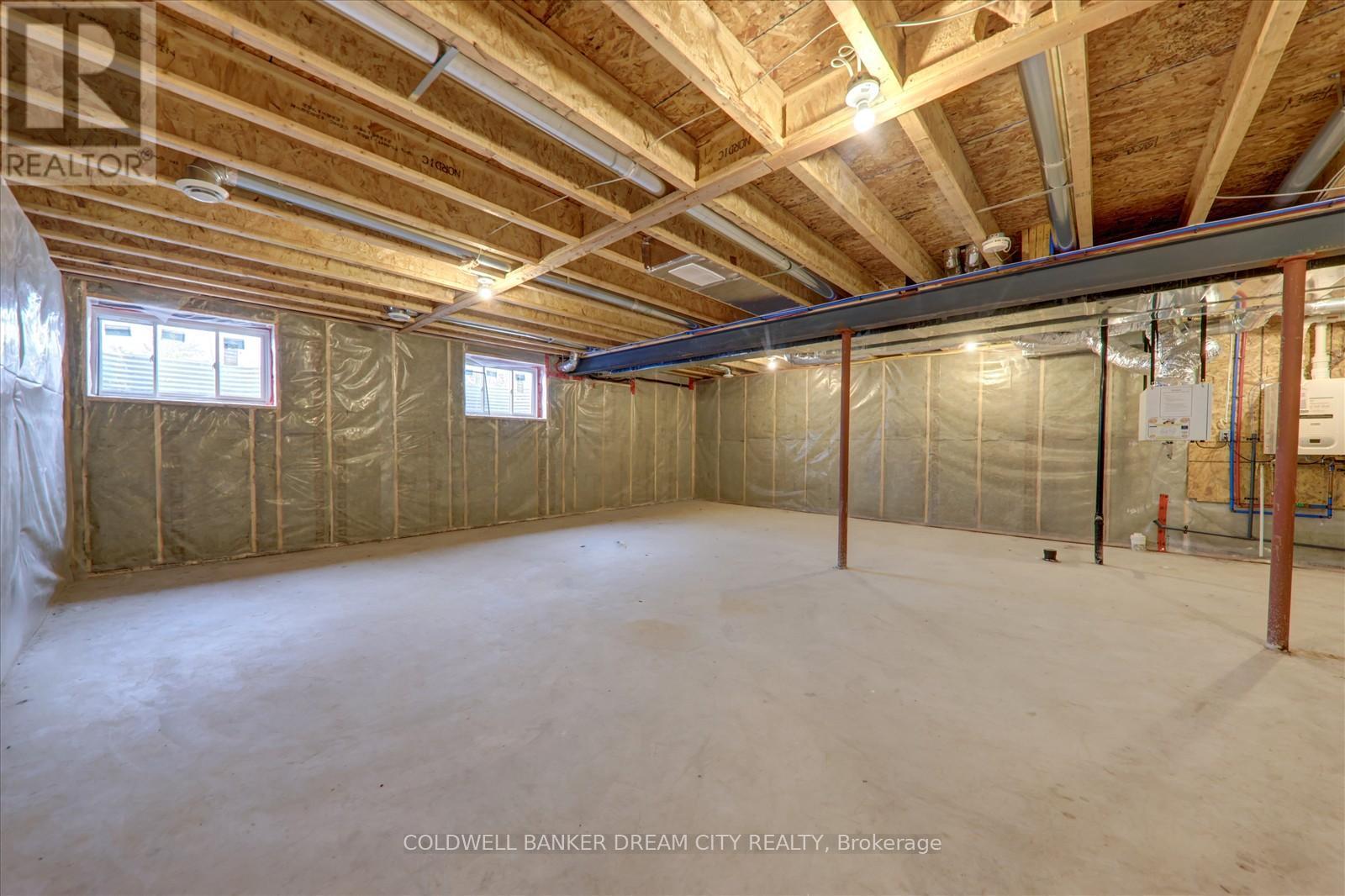 1386 MONARCH DRIVE - 35