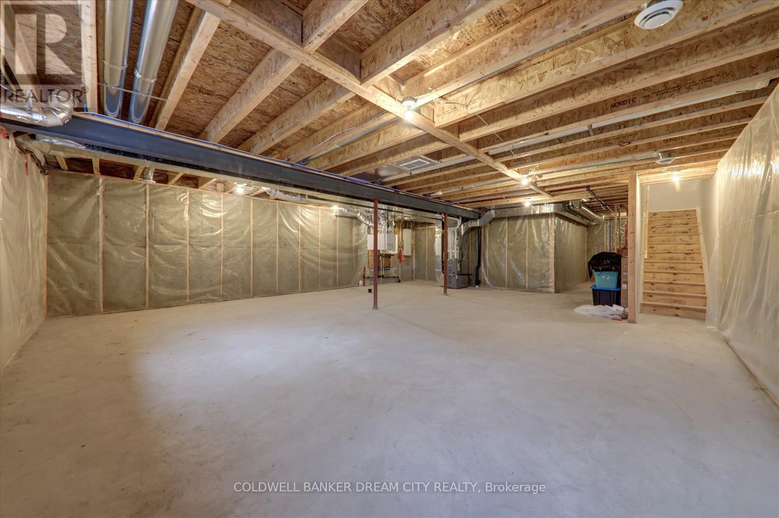 1386 MONARCH DRIVE - 36