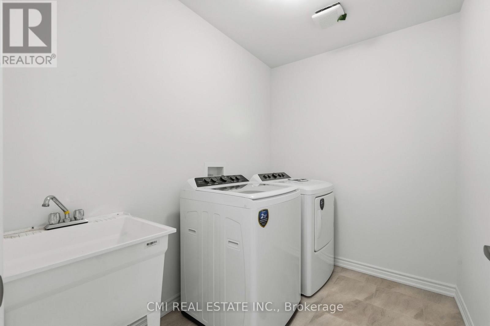 20 HILLCROFT WAY - 37