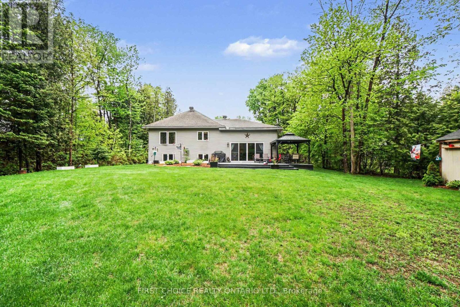 26 HUNTER'S HOLLOW - 24