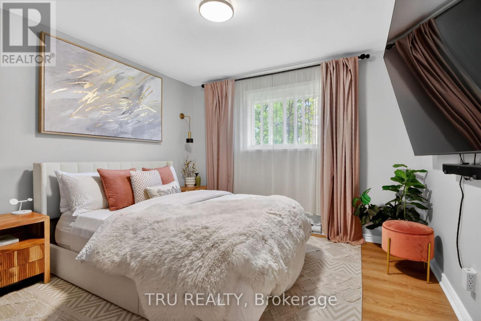 19 TODD DRIVE - 23
