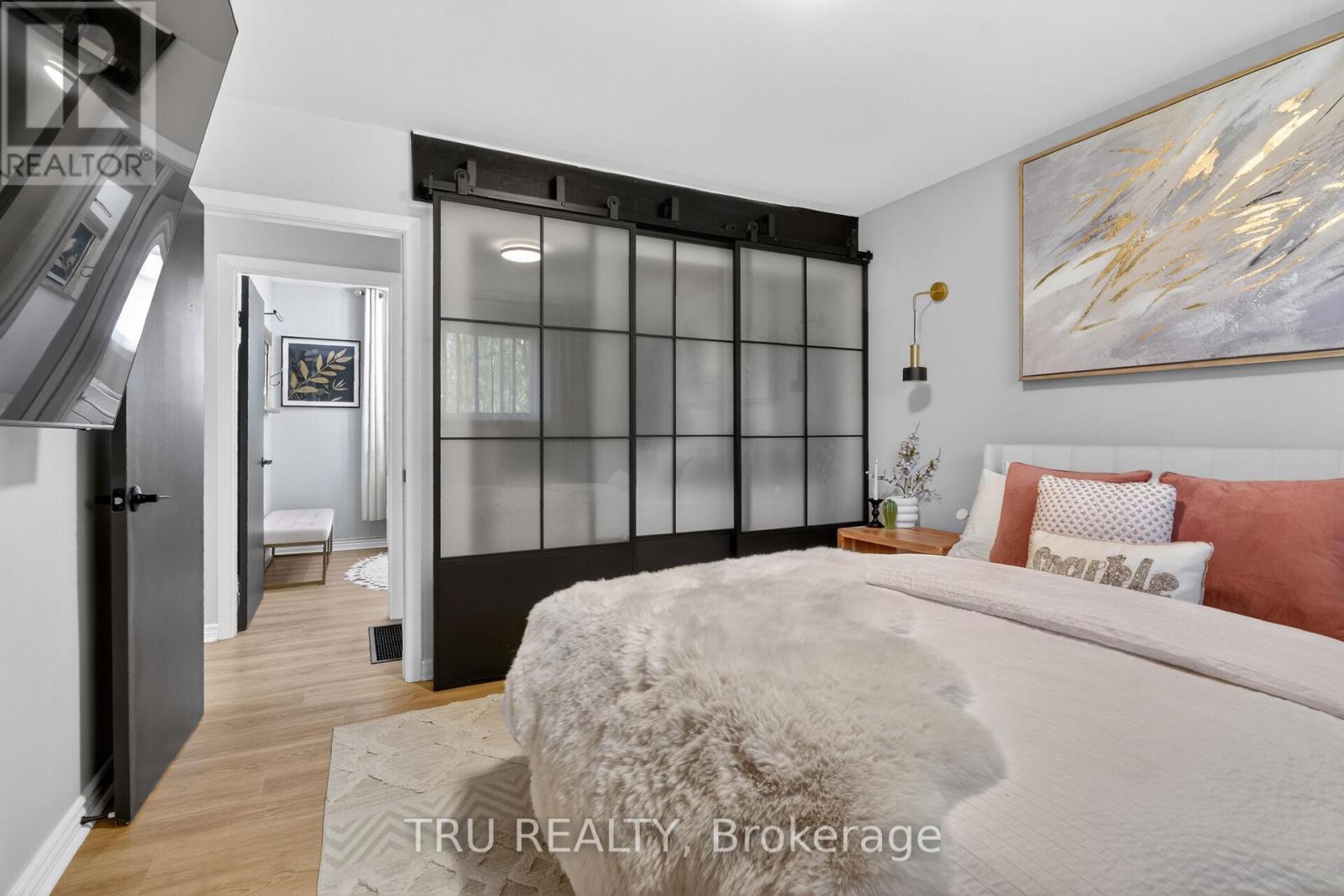 19 TODD DRIVE - 25