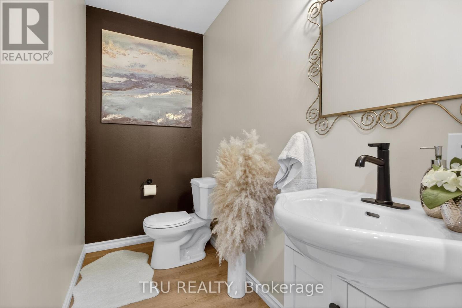 19 TODD DRIVE - 34