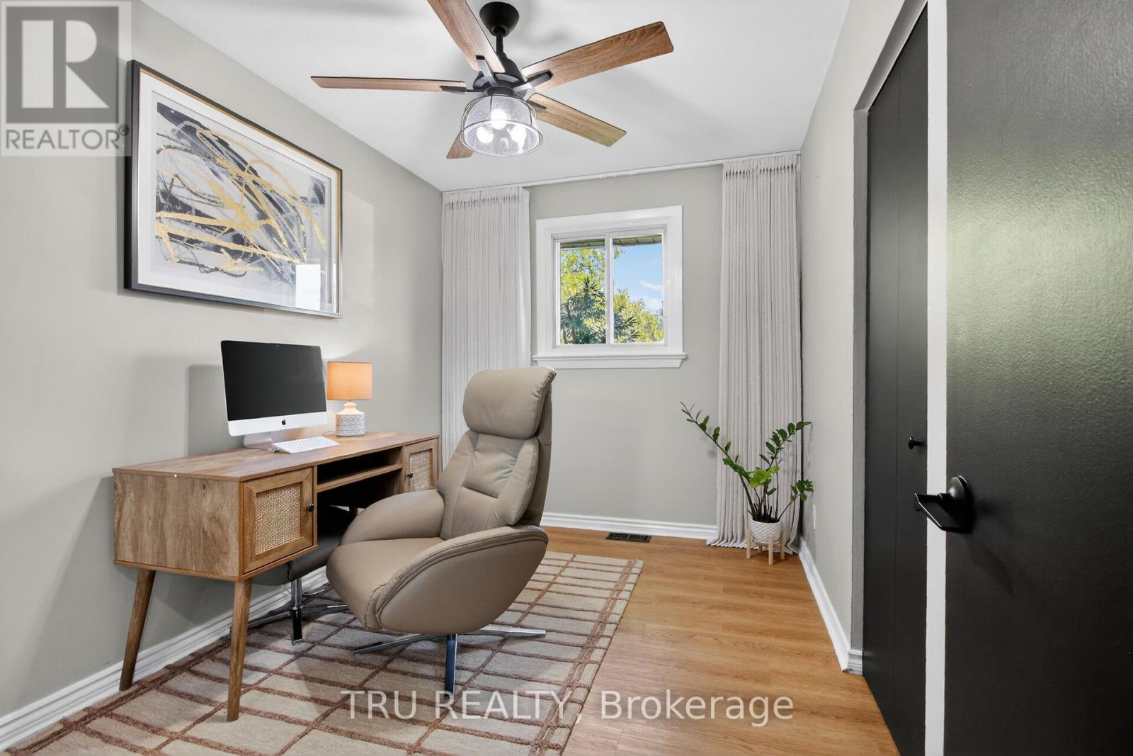 19 TODD DRIVE - 38