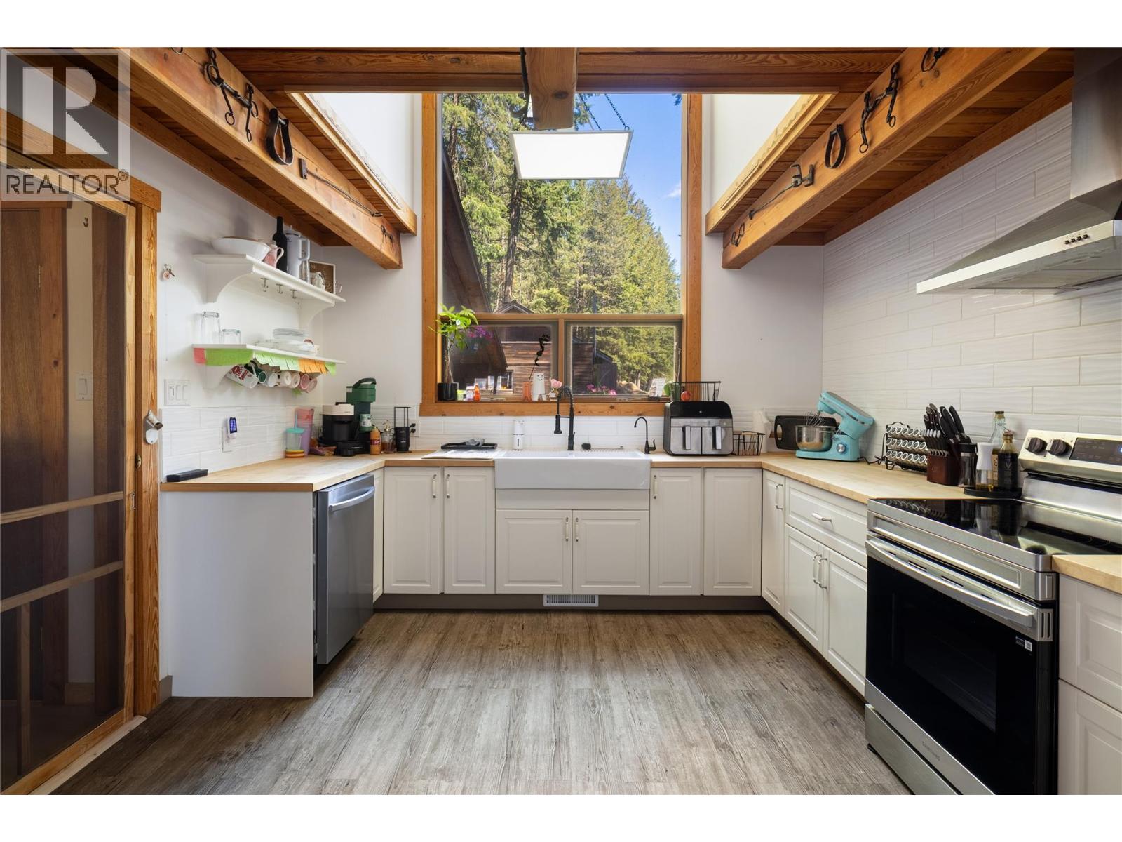 4644 97 Highway - 4