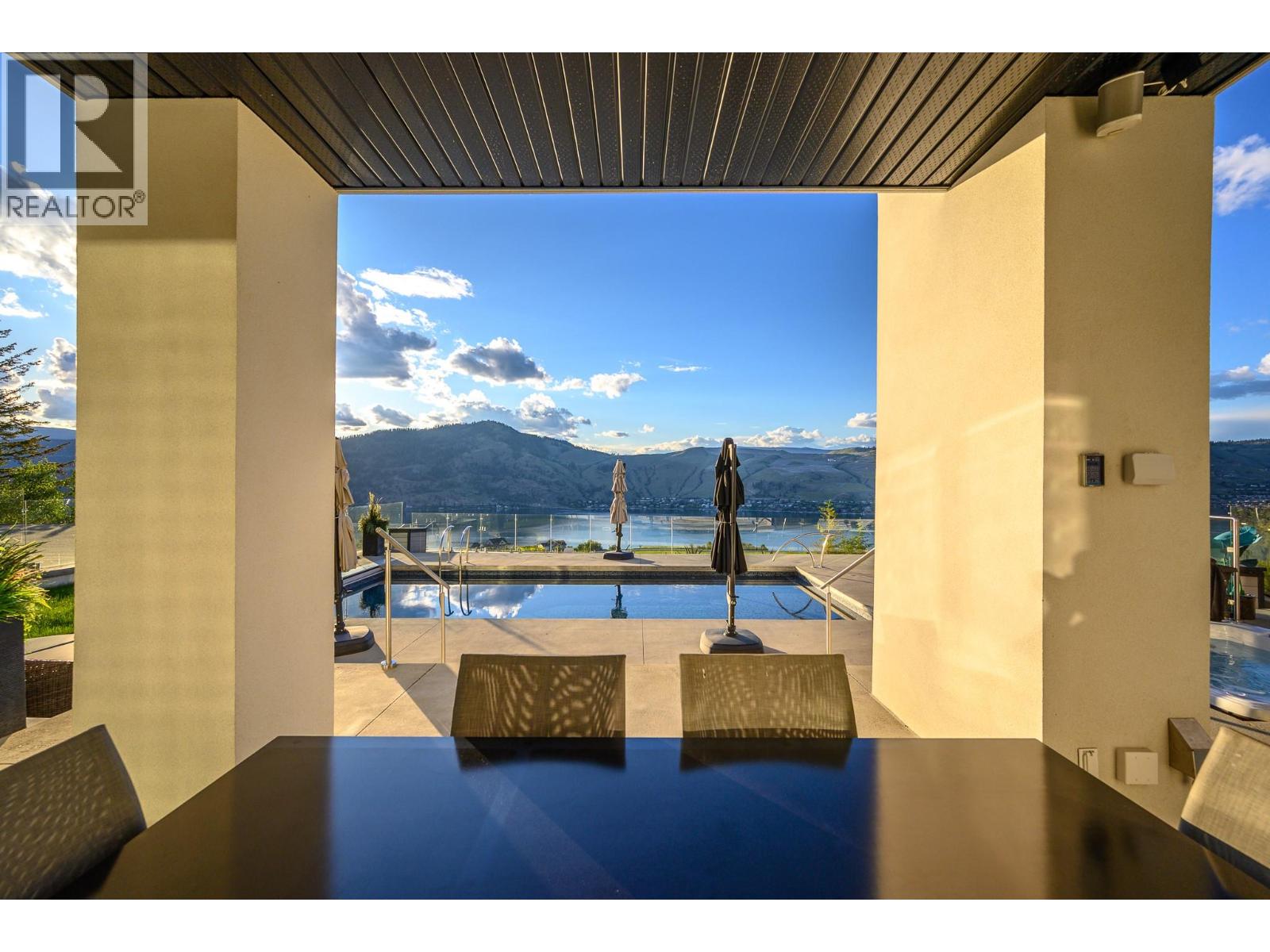 112 Sunset Boulevard - 11