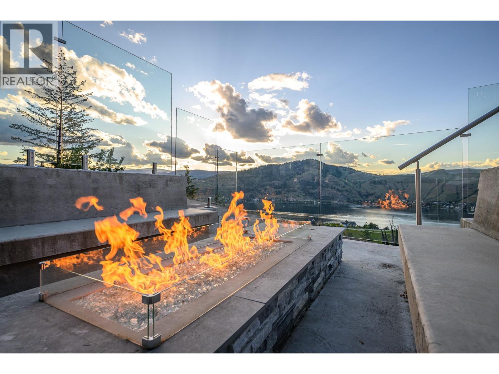 112 Sunset Boulevard - 6