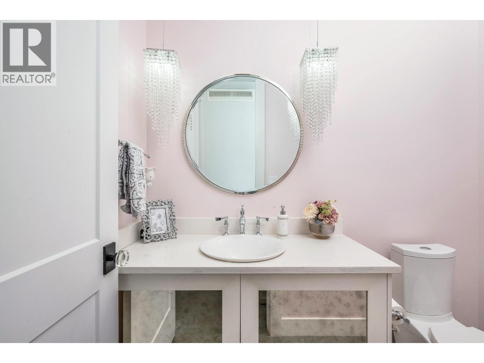 112 Sunset Boulevard - 18