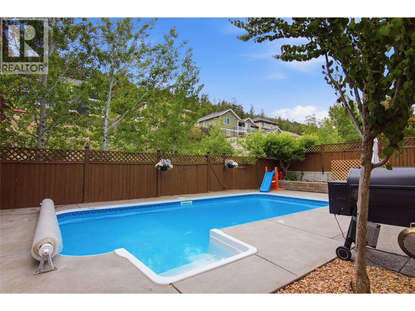 1986 Snowberry Crescent - 9
