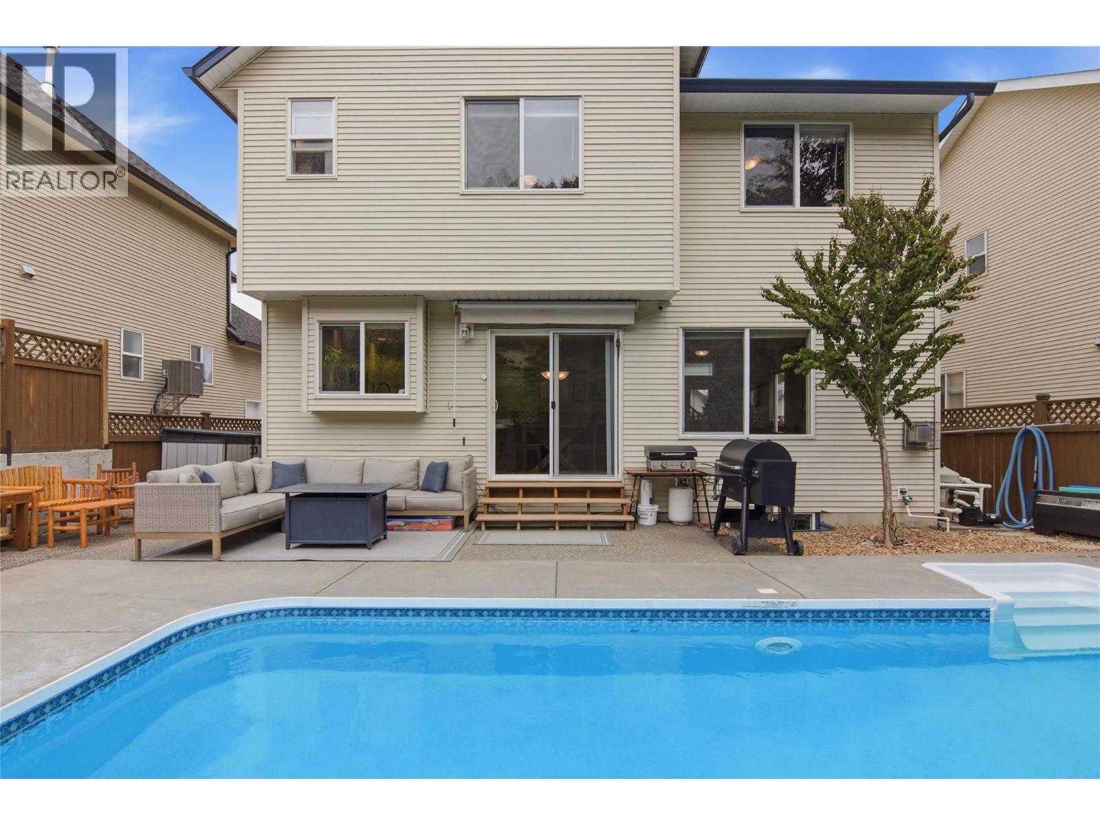 1986 Snowberry Crescent - 8