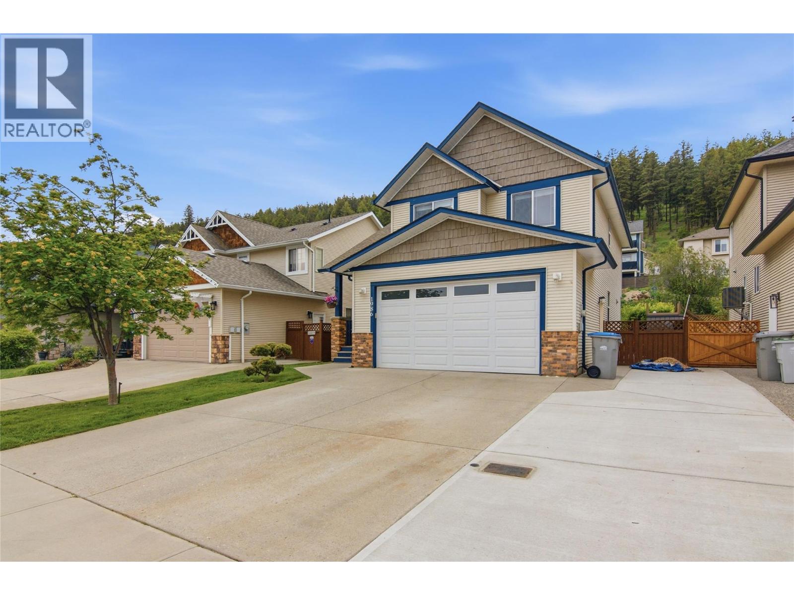 1986 Snowberry Crescent - 4