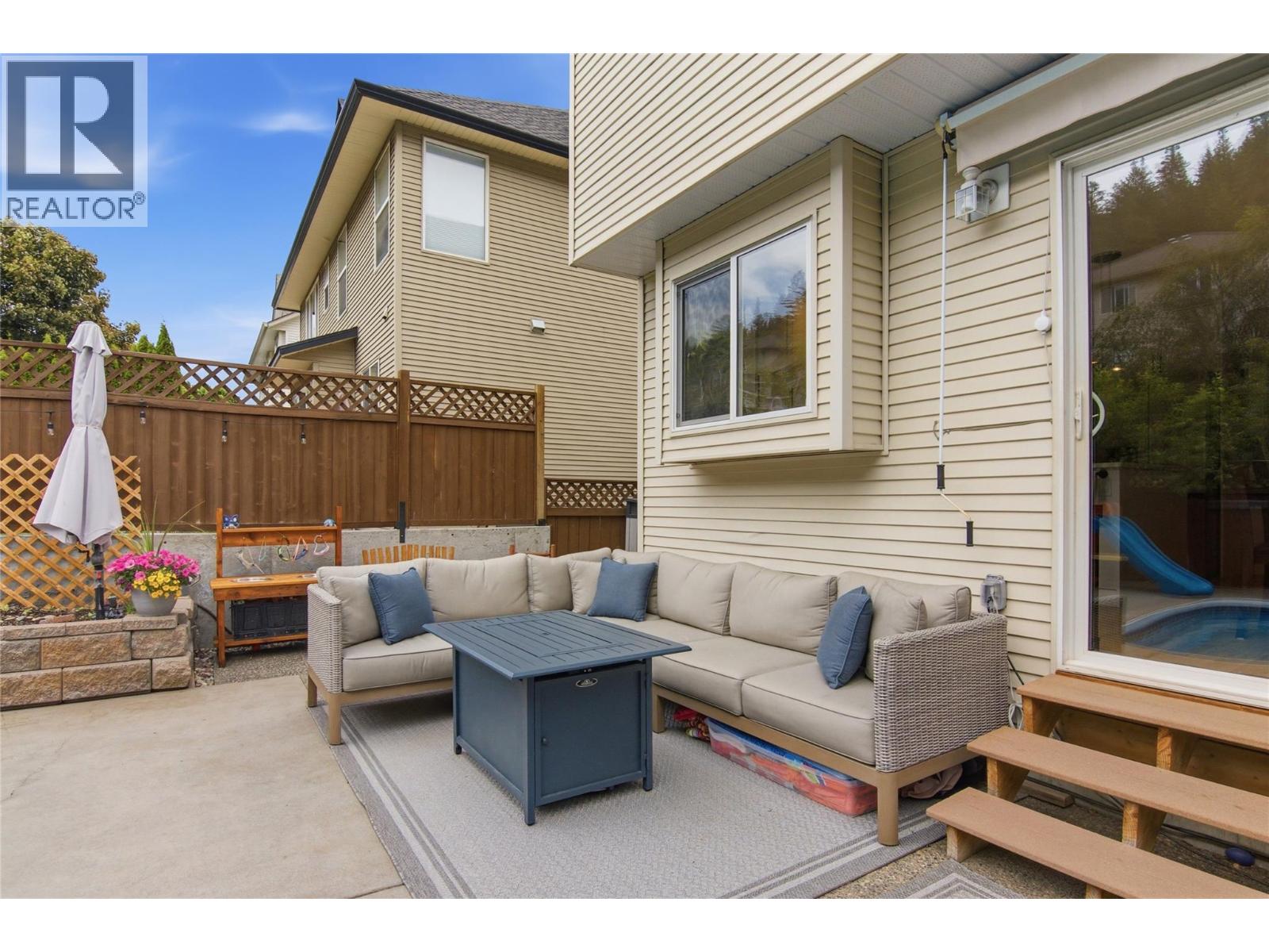 1986 Snowberry Crescent - 6